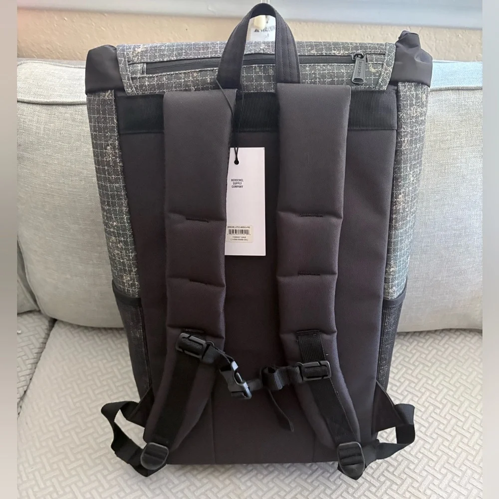 NWT Herschel Little America Pro Backpack – Forest Grid Insulated Laptop Sleeve